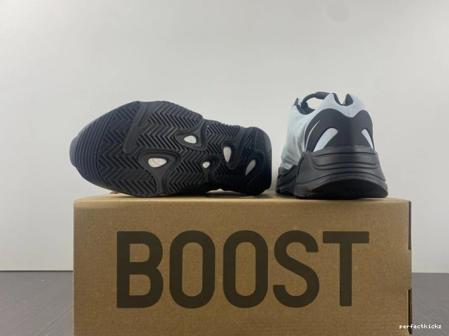 Blue GZ0711 MNVN 700 Yeezy Adidas Boost Tint 0709
